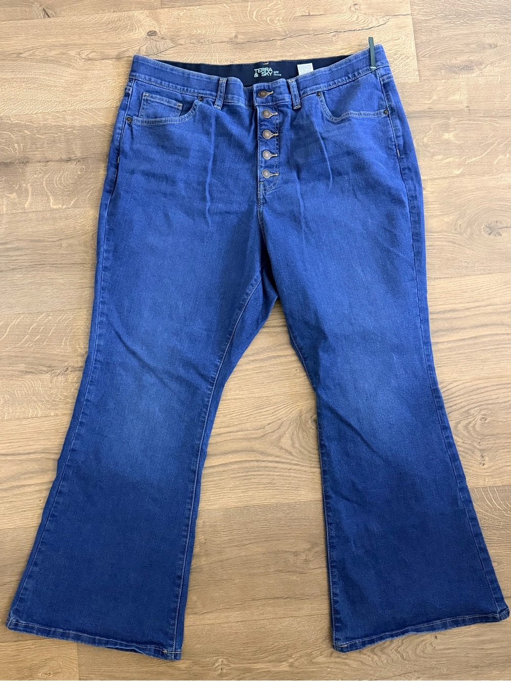 Terra & Sky 20W Flare Leg Button Fly Jeans NWOT